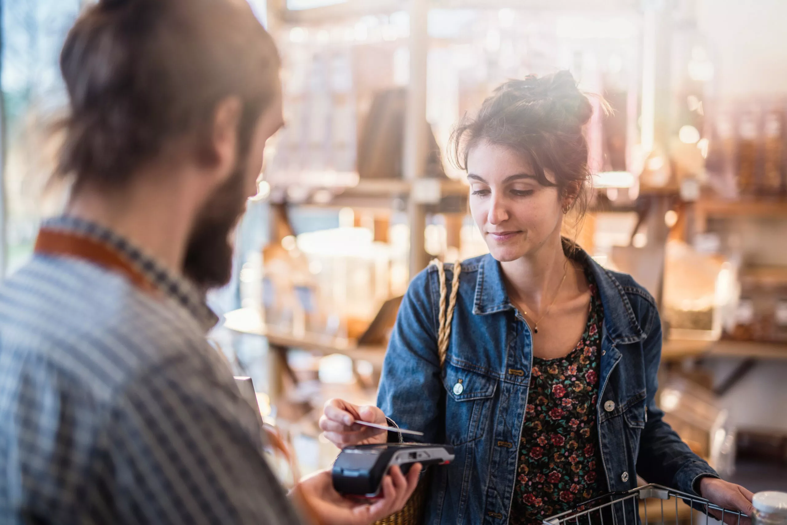 AdobeStock_269537016-scaled - Moneybox retail